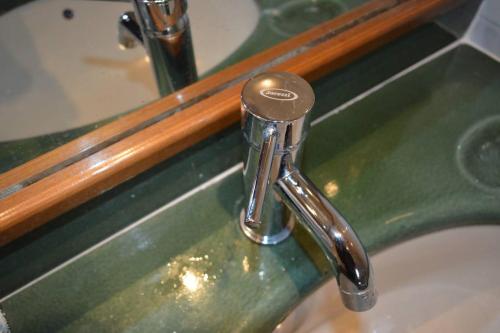 jacuzzi in front of the colosseum - image 7