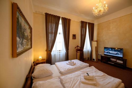 2 twin beds