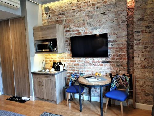 SleepWell Apartments Ordynacka Set in a prime location of Warsaw, SleepWell Apartments Ordynacka puts everything the city has to offer just outside your doorstep. The hotel has everything you need for a comfortable stay. Free Wi-Fi