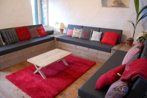 Gite Rouge and la Ferme Blanche in เมนิล-แว็ง