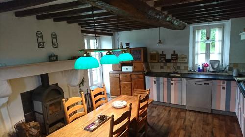 Gite Rouge and la Ferme Blanche in เมนิล-แว็ง