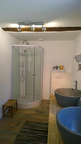 Gite Rouge and la Ferme Blanche in เมนิล-แว็ง