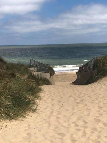 Apkārtne, The Pollywiggle, Waxham, nr Sea Palling, Dog friendly, Private path to the beach in Sea Palling