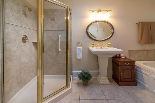 Arbor House of Black Mountain Bed and Breakfast Black Mountain (NC)