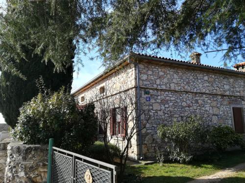  Almond House in Pula