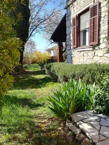  Almond House in Pula