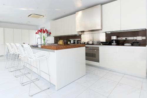 Katerina House in Perivolia