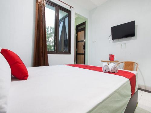 RedDoorz Syariah near DBL Arena 2 near KFC Ahmad Yani