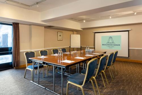 Bridgewood Manor Hotel & Spa - image 9