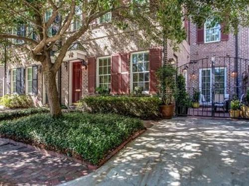 Luxury 3Bed Townhome in Historic Downtown Savannah
