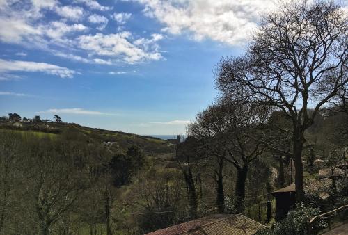 Churchwood Valley - Tap to explore photos