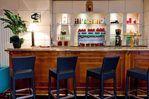 Hôtel Continental - image 8