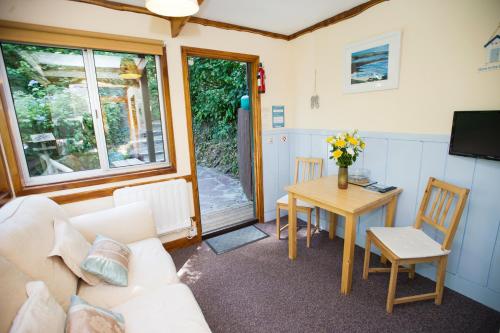 Churchwood Valley Room Type - One-Bedroom Chalet - Double