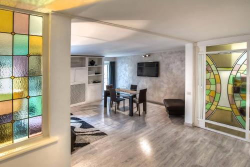 Black And White Suite - image 13