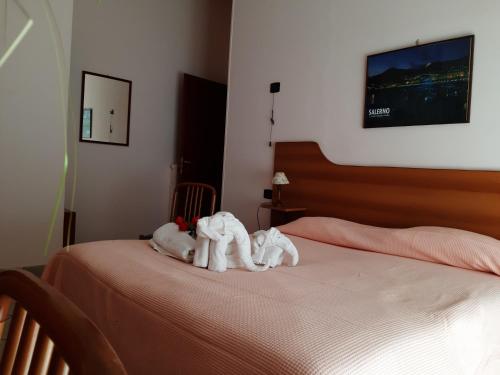 Double Room with Balcony image 4