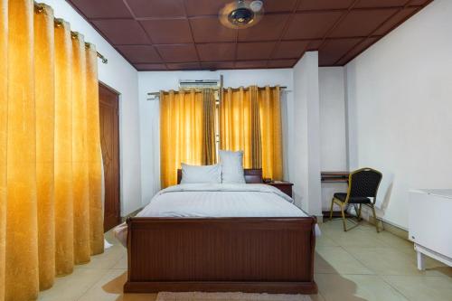 Okumah Hotel Located in Atonsu, Okumah Hotel is a perfect starting point from which to explore Kumasi. Featuring a satisfying list of amenities, guests will find their stay at the property a comfortable one. Servi