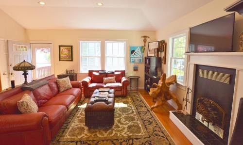 The John Randall House - image 4