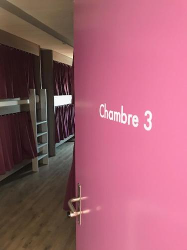 Single Bed in Mixed Dormitory Room