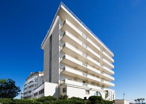 18764146 Yes Hotel Touring & SPA