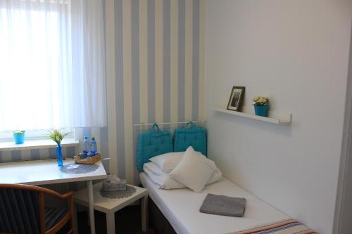 Kolorowa Guest Rooms Room Type - Twin Room with Shared Bathroom