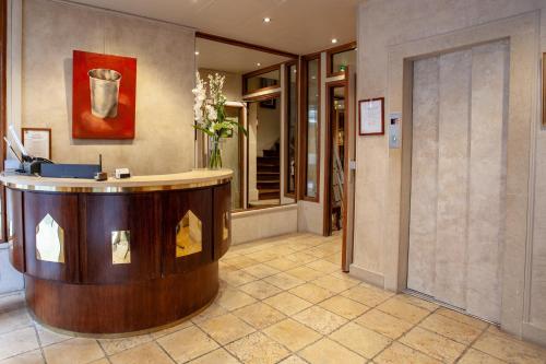 Лоби, Hotel Atlantis Saint Germain des Pres in Quartier Saint-Germain-des-Pres - Luxembourg