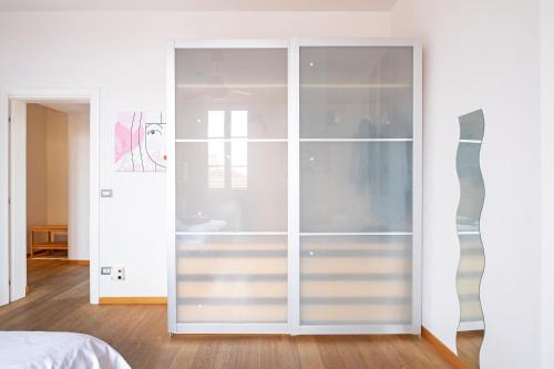 Skyline Central Apartment - image 2