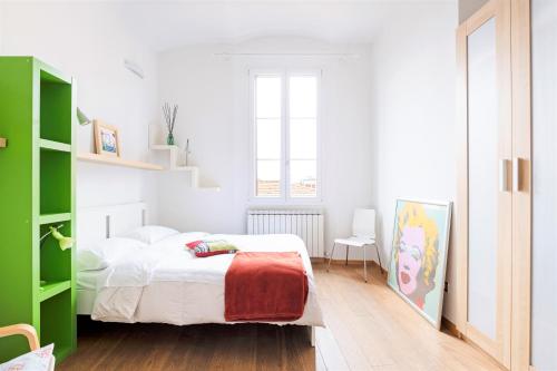 Skyline Central Apartment - image 5