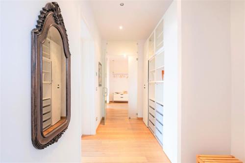 GuestHost - Skyline Central Apartment - image 2