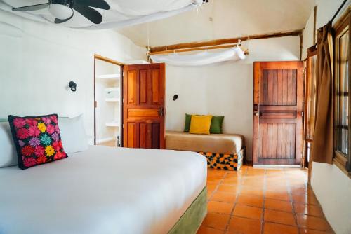 187662758 Zamas Hotel