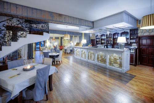 Паб/Коктейль-бар, Restauracja Sidlo in Жуково