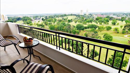 Balcony/terrace, Amansari Residence Resort near Universiti Kuala Lumpur @ Bandar Seri Alam