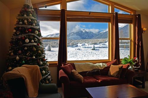 Guestroom, Relaxing and Spacious Eastern Sierra and Tahoe Area Getaway Home in Glenbrook (NV)