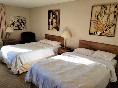 2 double beds