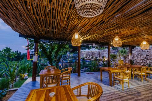 Sunday Huts Lembongan near Seabreeze Restaurant