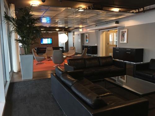 Corporate Suites in the Heart of Magnificent Mile