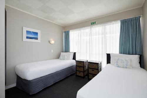2 bedrooms, 3 beds