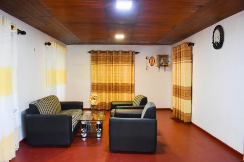 Rainforest Holiday Inn in Dodanduwa