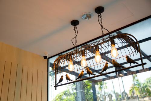 iNest Poshtel – Karon Beach, WY