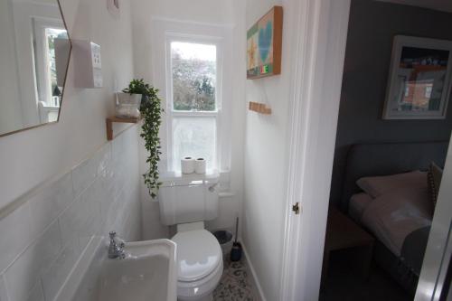 St Elmo Cottage - image 2