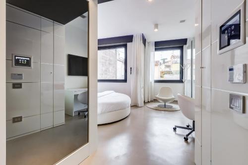 EMERALD Luxury Suite Apartment, Рим (фото 9)