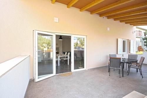  Amazing modern apartment with 2 bedrooms in Vodnjan