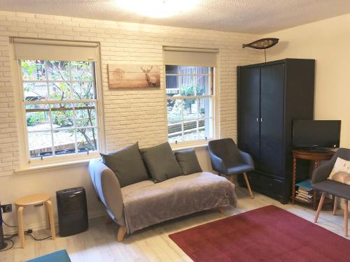 Castle view&Grassmarket studio flat with Luxury bathroom, Edinburgh (photo 4)
