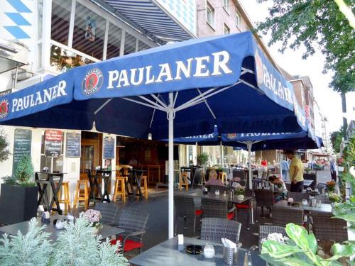 A Hotel Com Das Weiss Blaue Haus Casa De Huespedes Dusseldorf