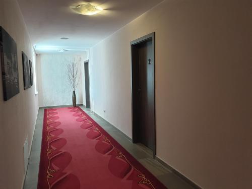 Viesnīcas āriene, KMK Penzión (KMK Penzion) in Liestany