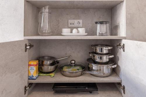 Kitchen, TRIO Apartment Hotel Berlin in Marzahn