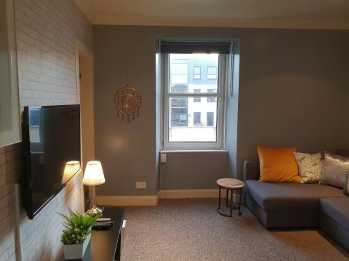 Modern Broughton Apartment - Walk to New Town, City Centre and St James Quarter, Edinburgh (Foto 3)