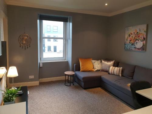 Modern Broughton Apartment - Walk to New Town, City Centre and St James Quarter, Edimburgo