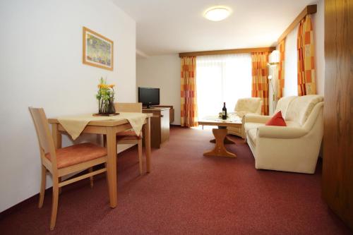 Apartment (2 Adults)