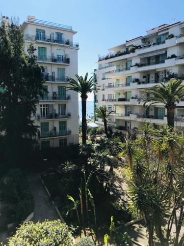 Nice Beach - Promenade Des Anglais