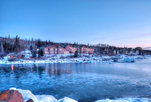 Cove Point Lodge